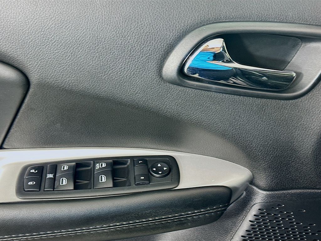 Thumbnail: 2019 Dodge Journey - 17