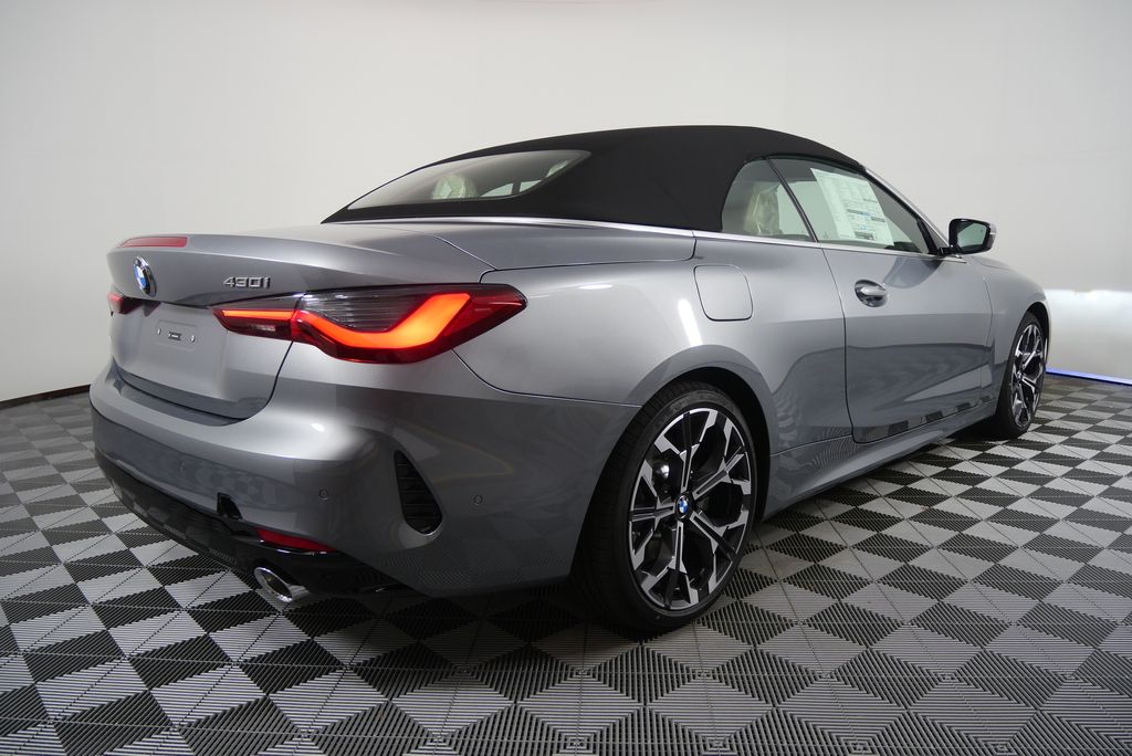 Thumbnail: 2026 BMW 4 Series - 3