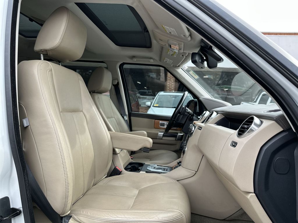 2016 Land Rover LR4 HSE  at Ultimate Motorsports