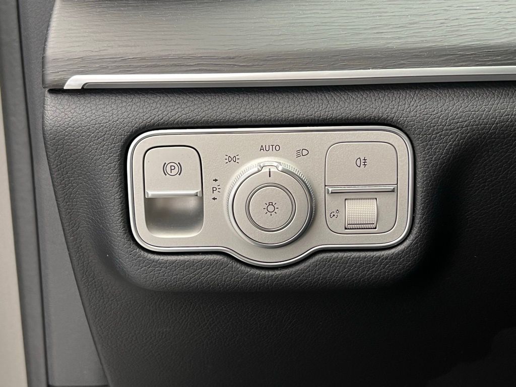 Thumbnail: 2023 Mercedes-Benz GLE - 20