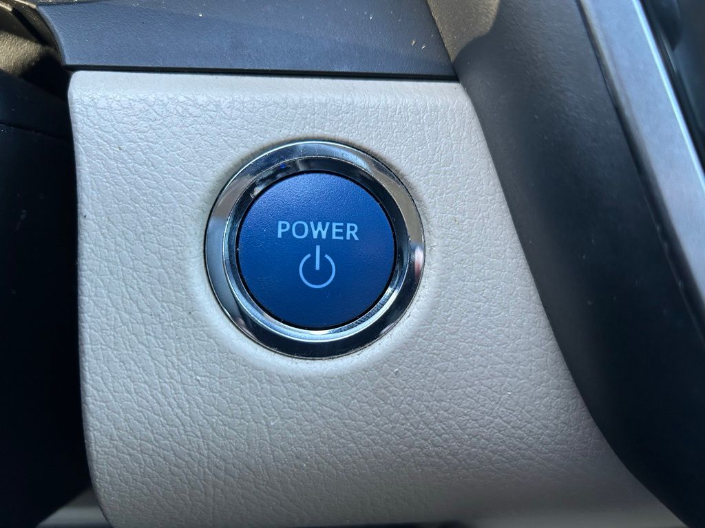 Thumbnail: 2020 Toyota Camry - 29