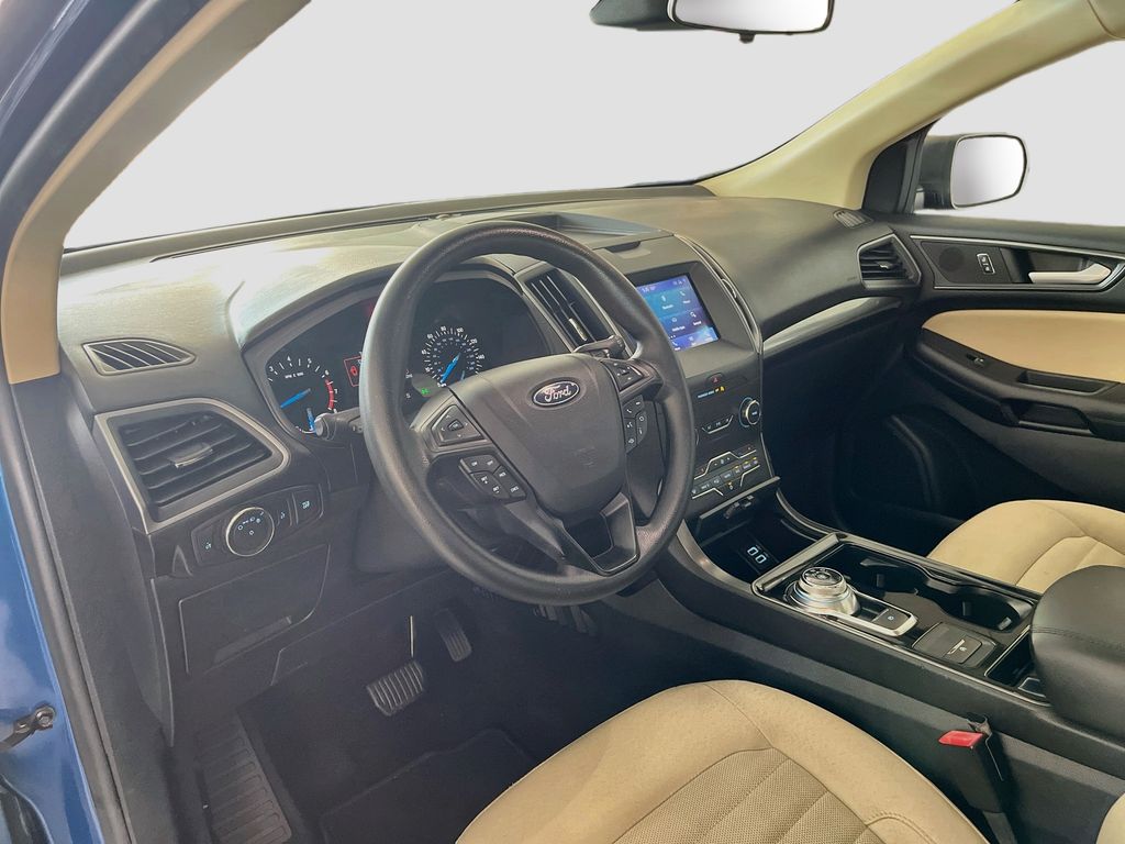 Used 2020 Blue Ford SE image 9