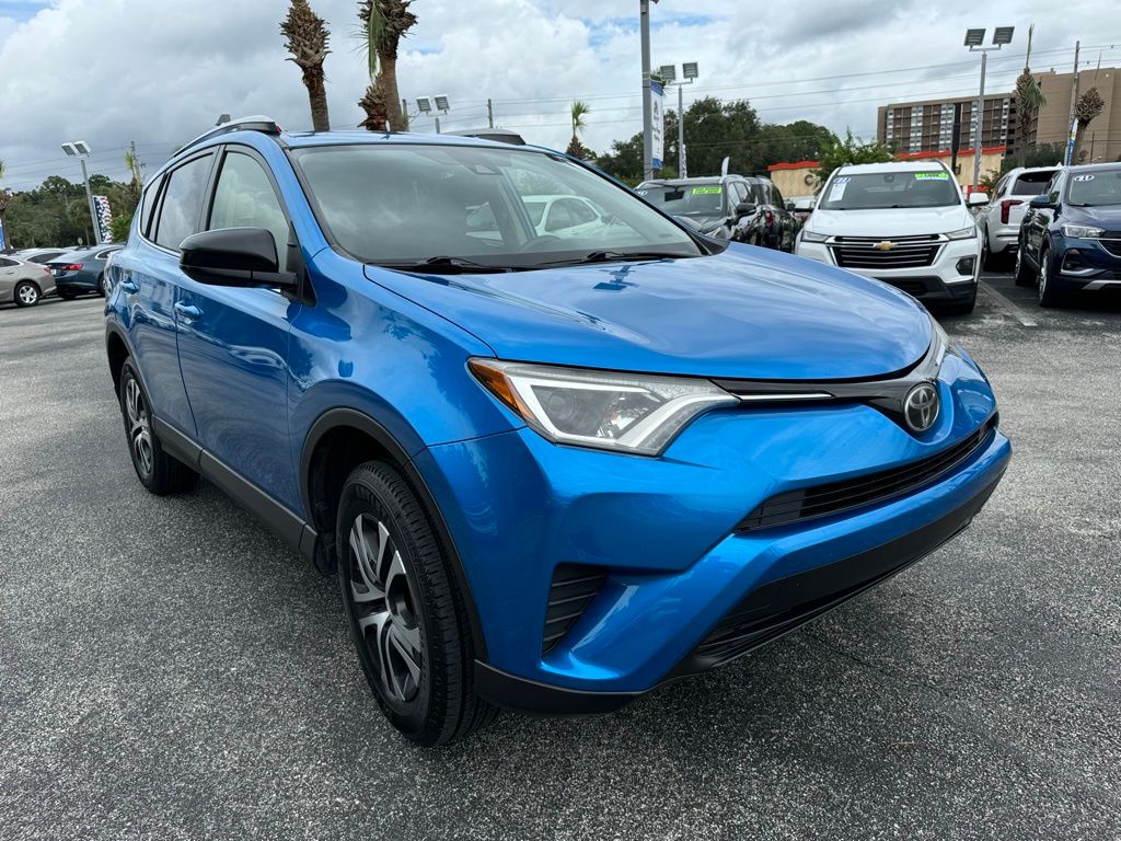 2017 Toyota RAV4 LE 10