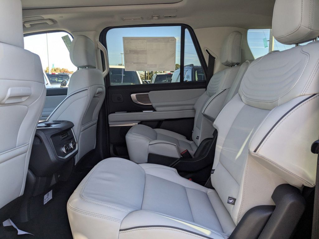 2025 Ford Expedition Platinum MAX