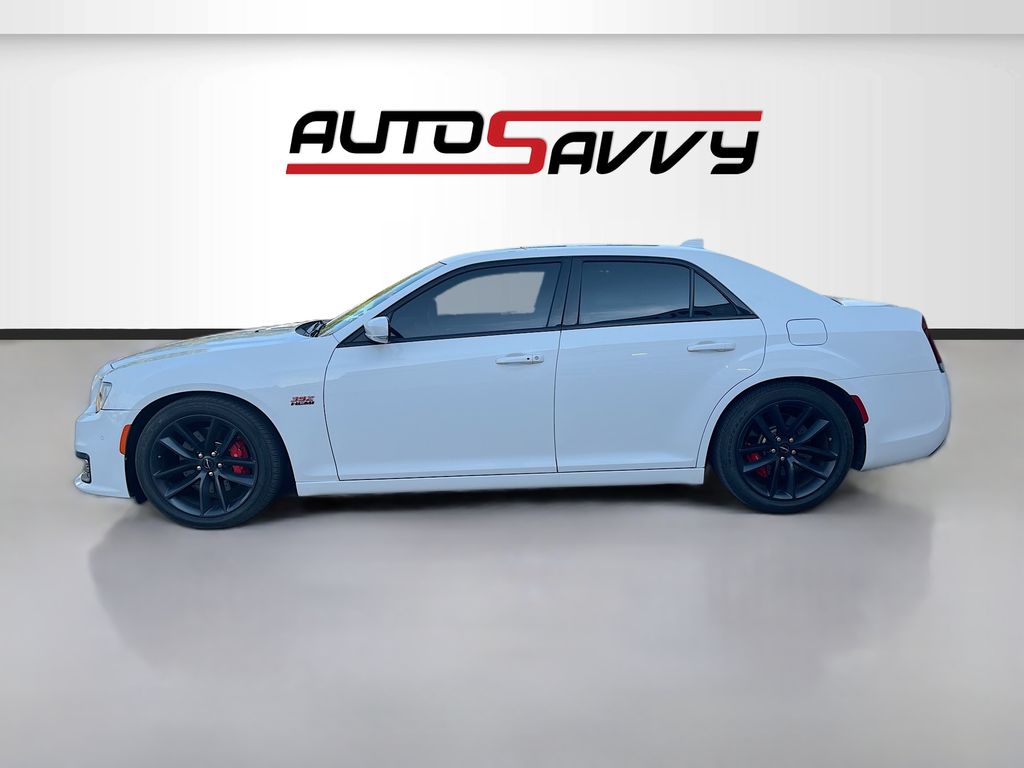 Used 2023 White Chrysler C image 4