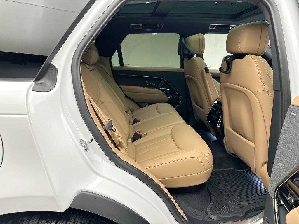 Thumbnail: 2025 Land Rover Range Rover Sport - 7