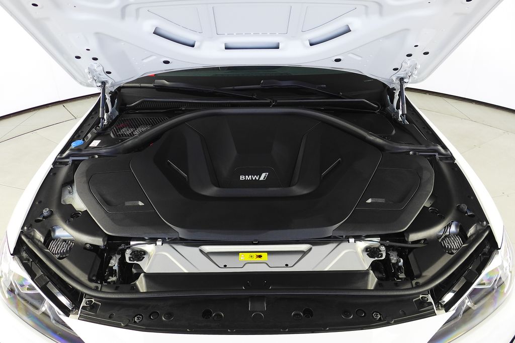 Thumbnail: 2023 BMW i4 - 6