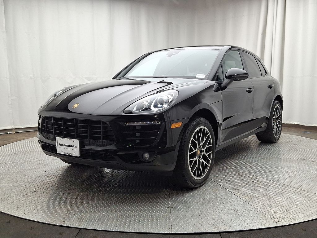 2018 Porsche Macan Base -
                Eatontown, NJ