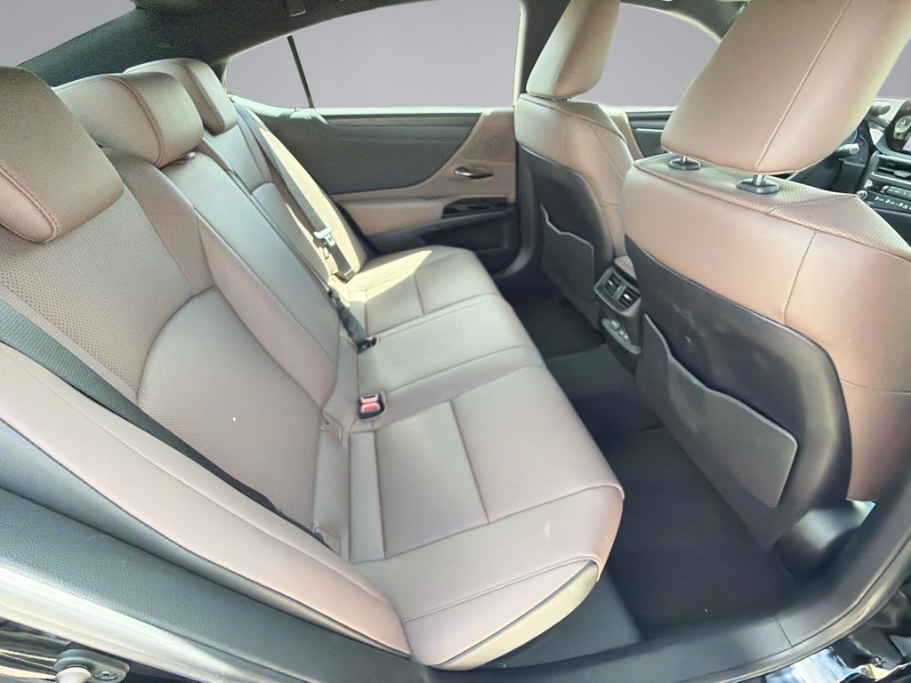 Thumbnail: 2024 Lexus ES - 17