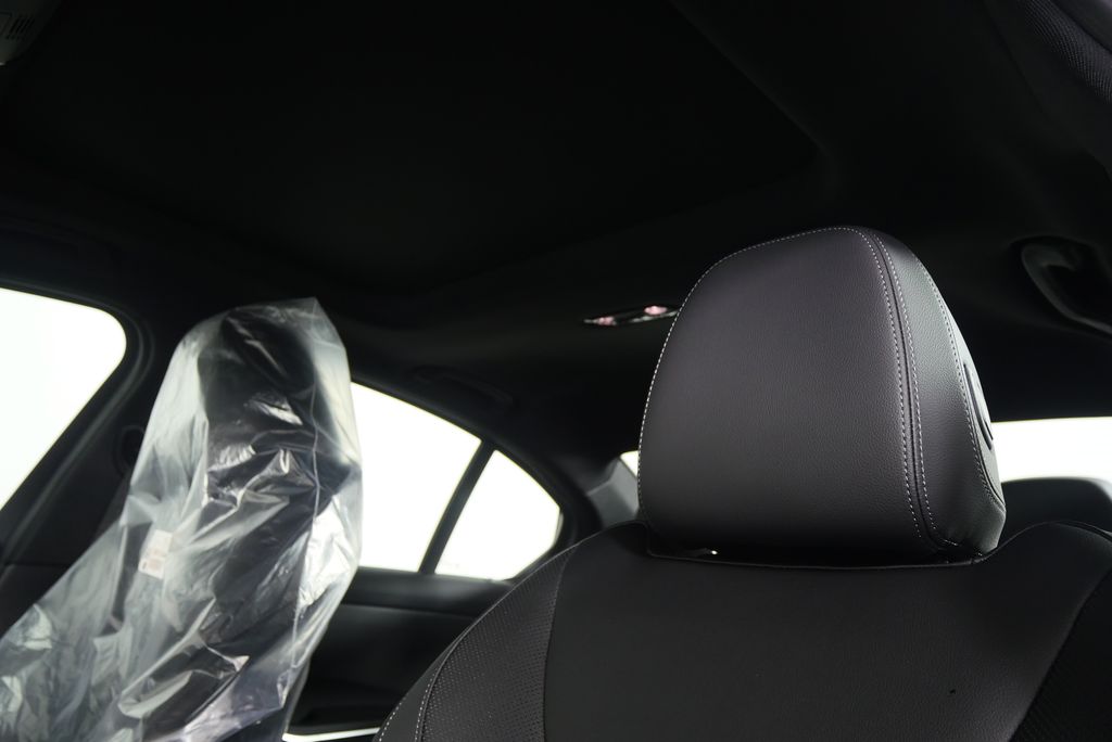 Thumbnail: 2026 BMW 3 Series - 12