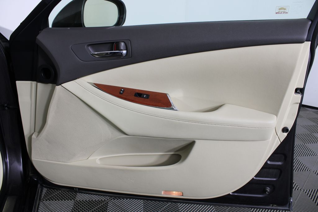 Used 2011 Lexus ES for sale in 