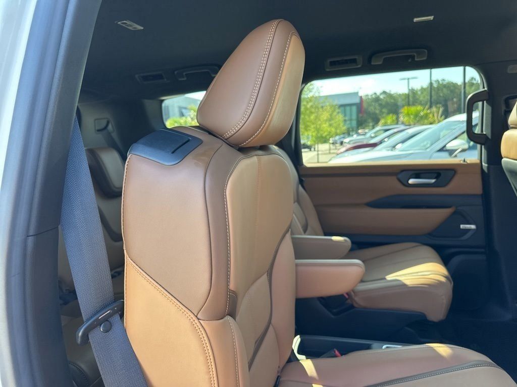 2025 Aspen White Tricoat Nissan Armada SL RWD SUV