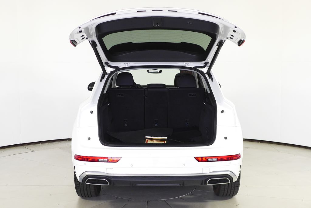 Thumbnail: 2022 Audi Q5 - 10