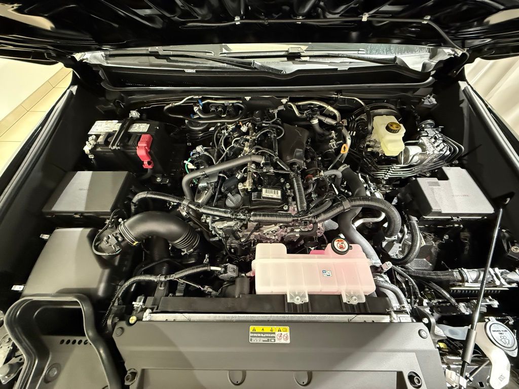 2025 Toyota Tacoma SR5 10