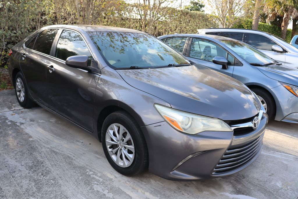 2016 Toyota Camry LE 6