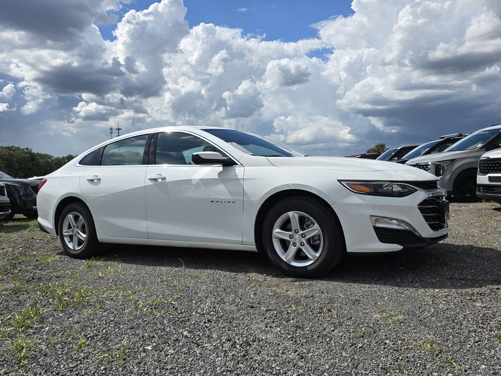 Summit White 2024 Chevrolet Malibu LT with 1LT FWD Sedan Front-Wheel Drive Continuously Variable Transmission