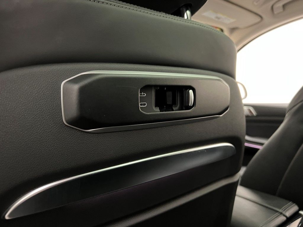 Thumbnail: 2023 BMW X7 - 22