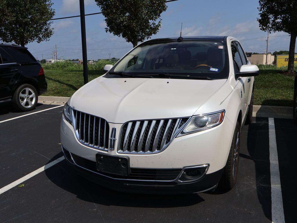 White Platinum Clearcoat Metallic 2011 Lincoln MKX SUV / Crossover Front-Wheel Drive 6-Speed Automatic