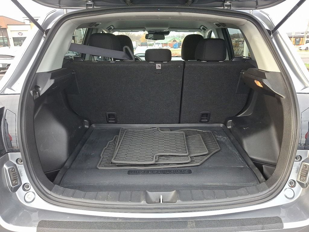 Thumbnail: 2023 Mitsubishi Outlander Sport - 30