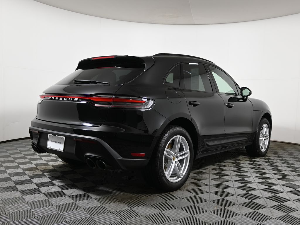 Thumbnail: 2025 Porsche Macan - 7