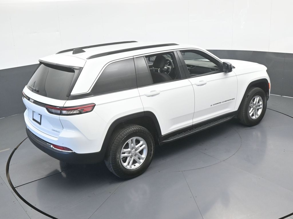 Used 2025 Bright White Clearcoat Jeep Laredo image 23