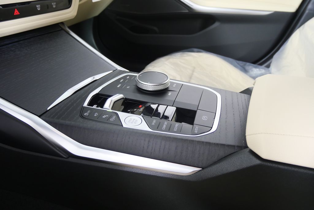 Thumbnail: 2026 BMW 3 Series - 23