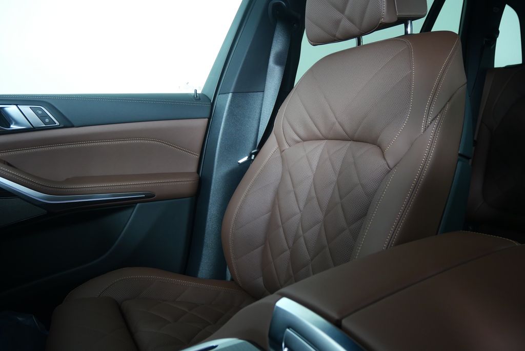Thumbnail: 2026 BMW X5 - 21