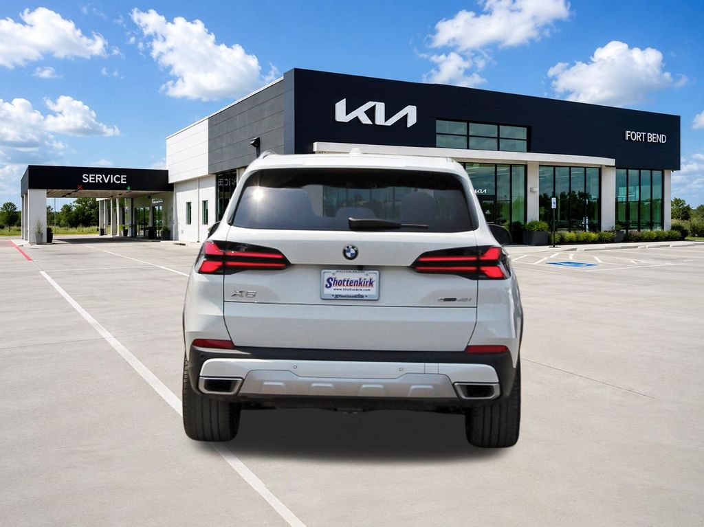 2025 BMW X5 sDrive40i White at DeMontrond Auto Country