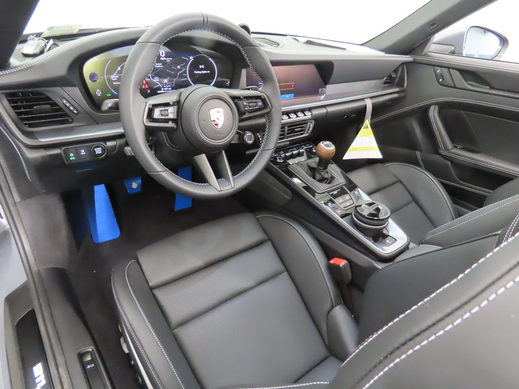 Thumbnail: 2025 Porsche 911 - 4