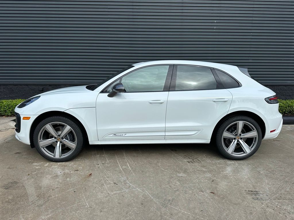 Thumbnail: 2026 Porsche Macan - 2