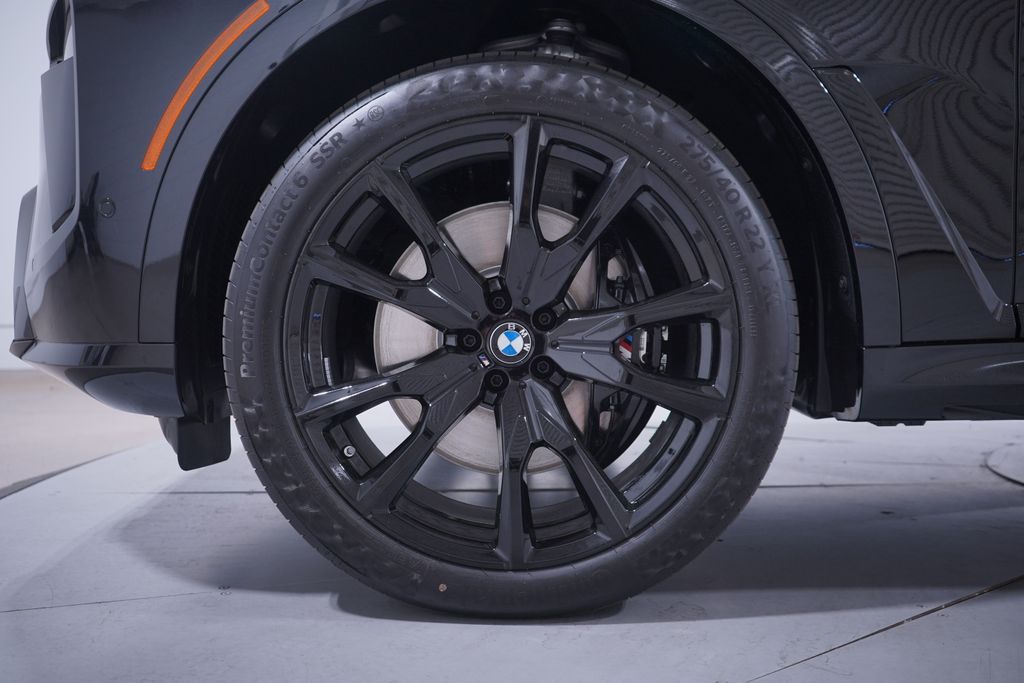 2025 BMW X7 M60i 2