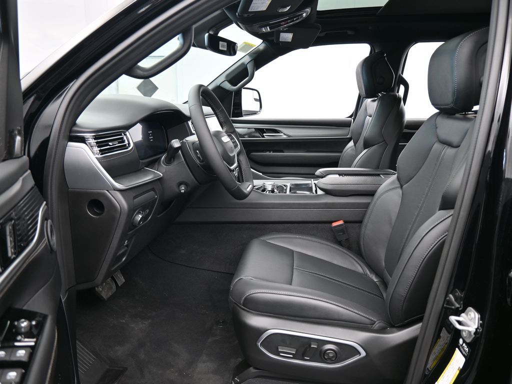 New 2026 High Gloss Black Jeep Limited image 11