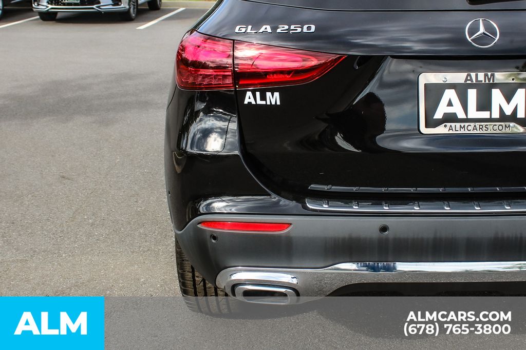 Used 2025 Black Mercedes-Benz GLA 250 image 13