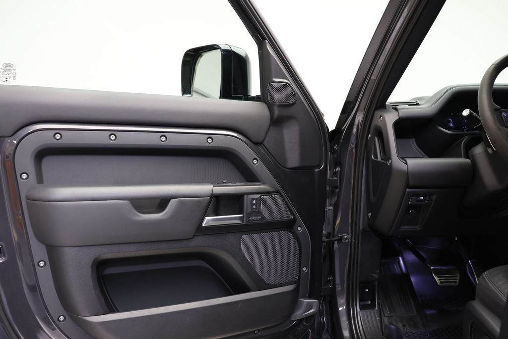 Thumbnail: 2023 Land Rover Defender - 26