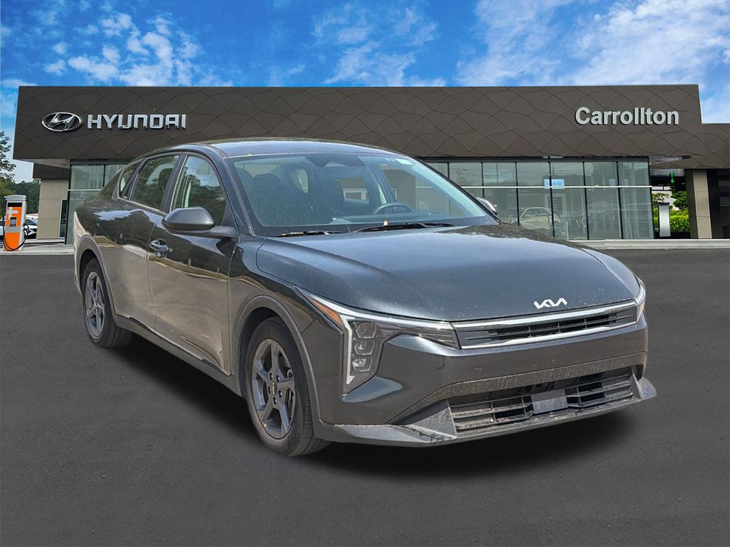 Used 2025 Gray Kia LXS image 3