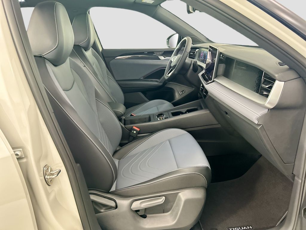 Thumbnail: 2026 Volkswagen Tiguan - 18
