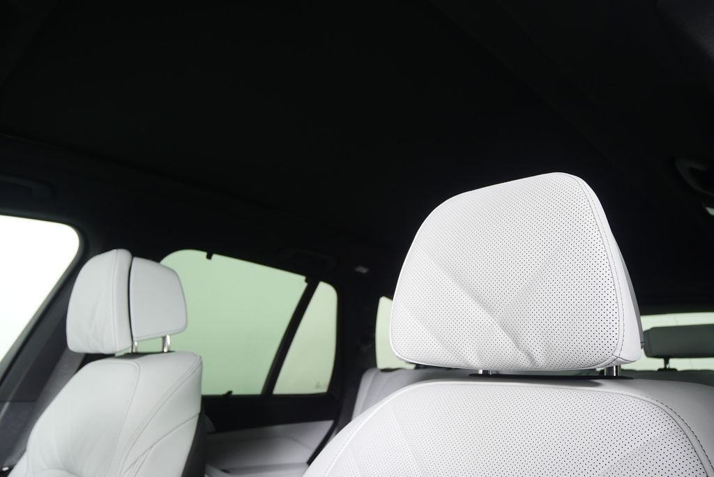 Thumbnail: 2026 BMW X5 - 12