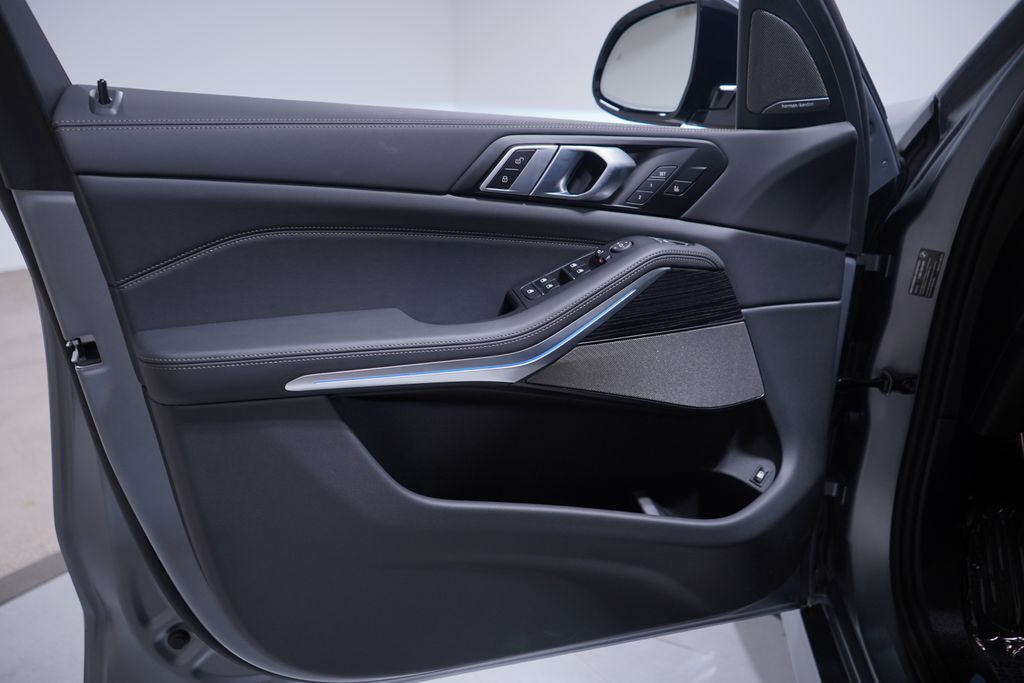 Thumbnail: 2026 BMW X5 - 10