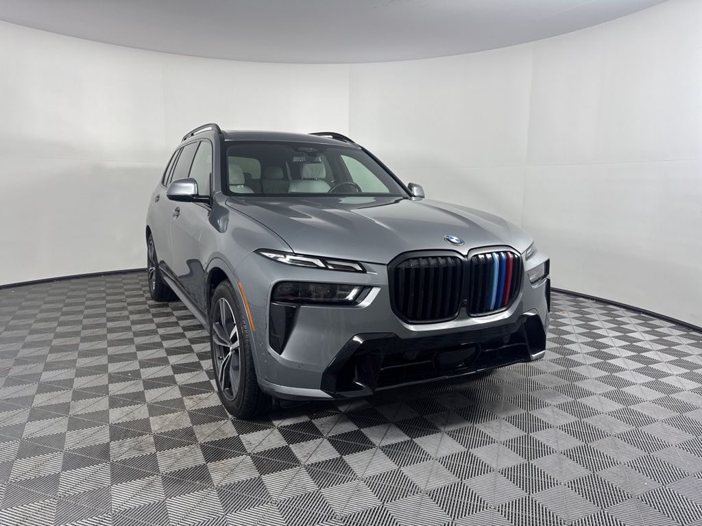 Thumbnail: 2023 BMW X7 - 3