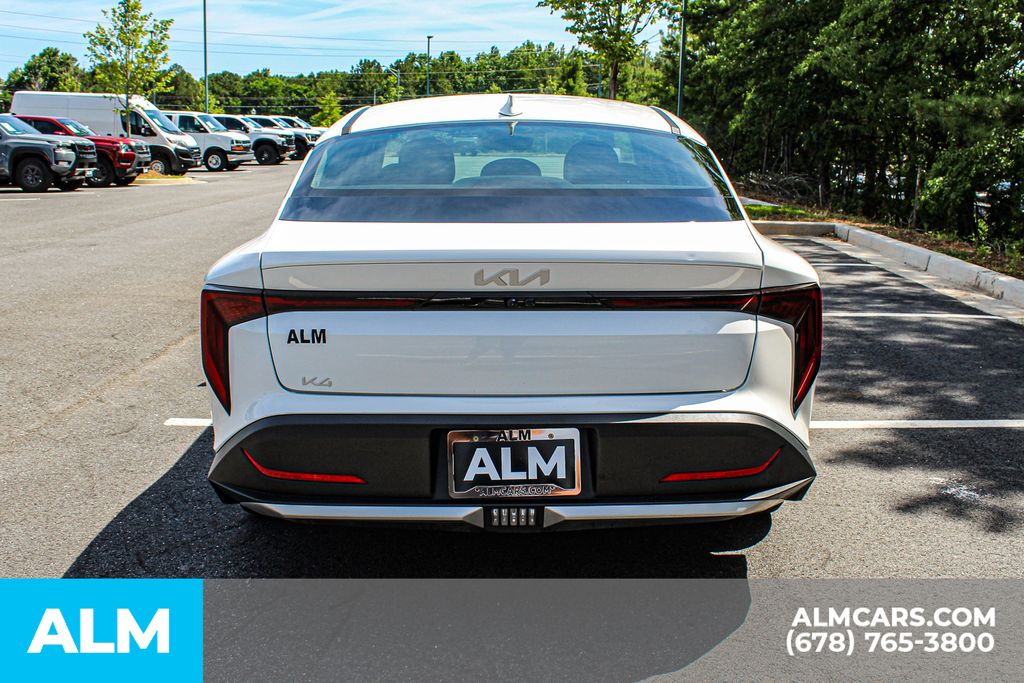 Used 2025 White Kia LXS image 11