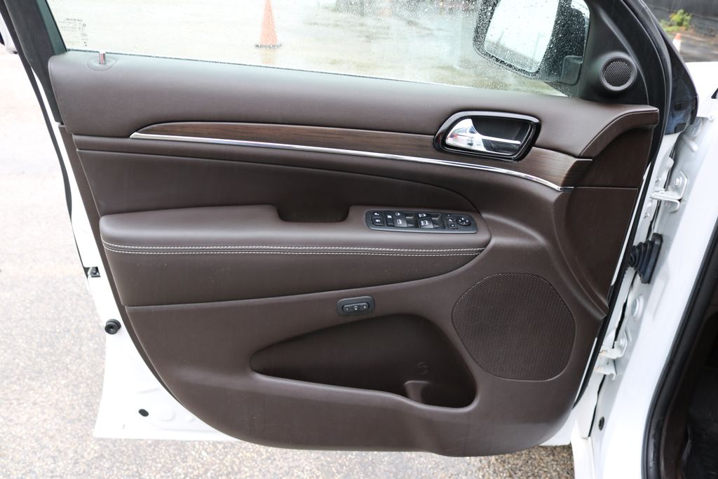 Used Car 2019 Jeep Grand Cherokee  Overland For Sale Under $25,000 In Austin, Texas