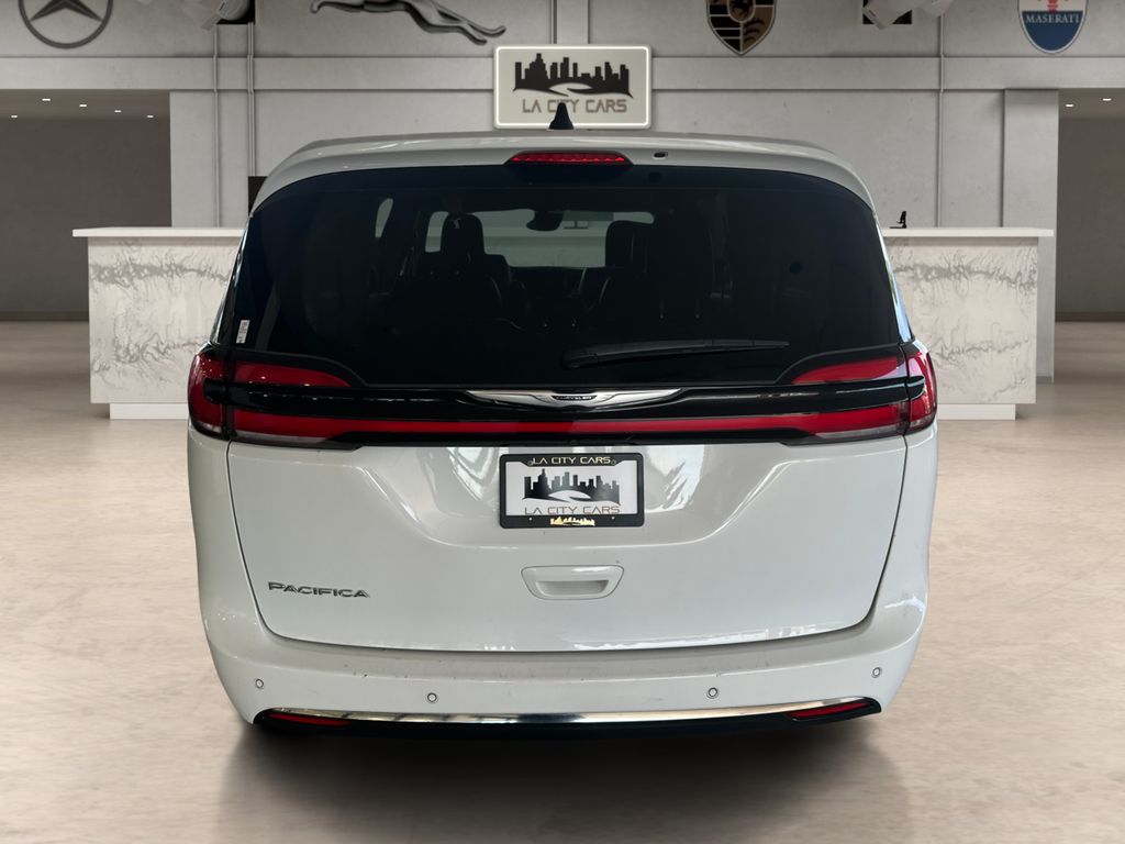 View vehicle photo 4