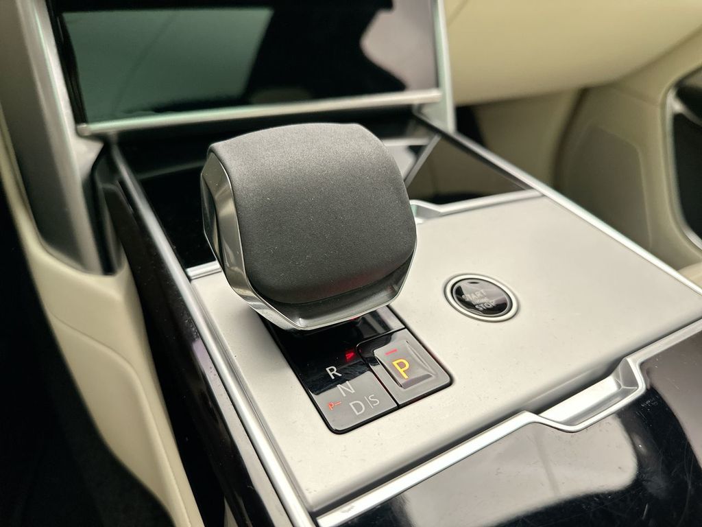 Thumbnail: 2024 Land Rover Range Rover - 20