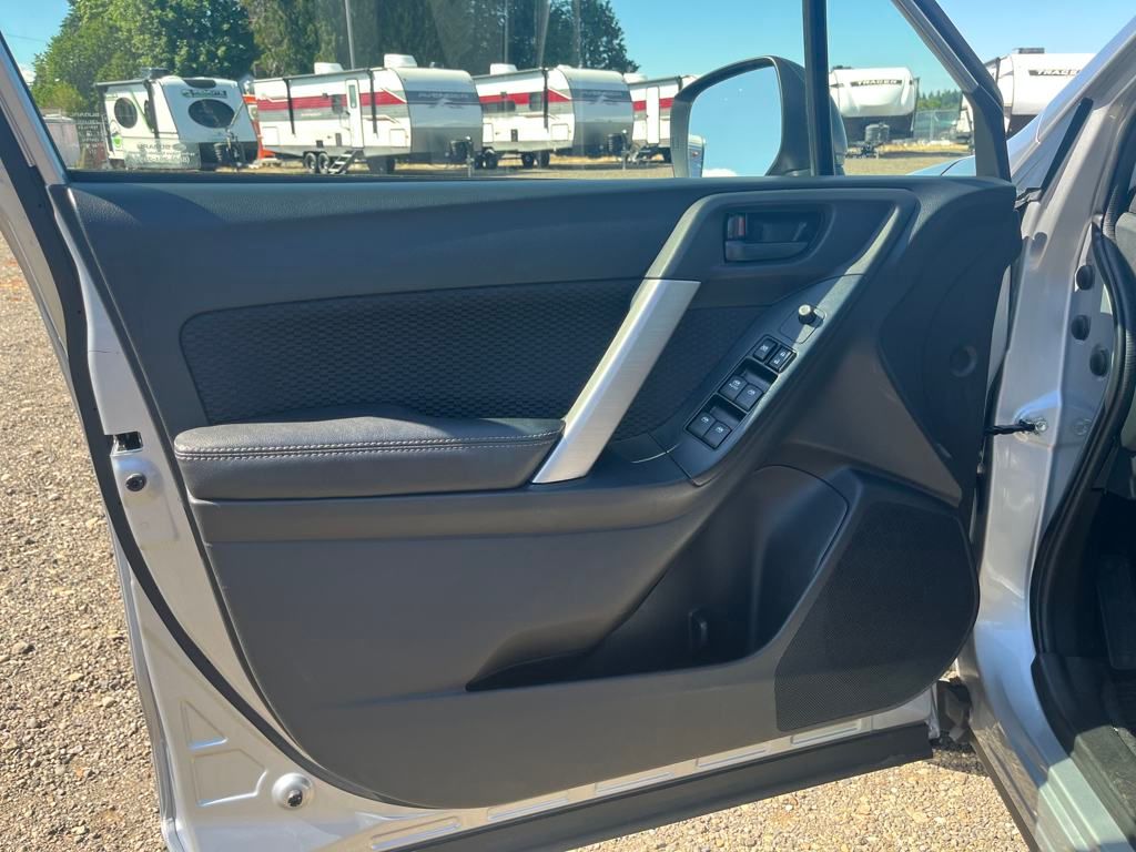 2018 Ice Silver Metallic Subaru Forester 2.5i AWD SUV