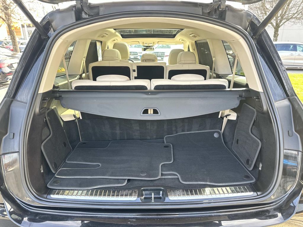 Thumbnail: 2023 Mercedes-Benz GLS - 30