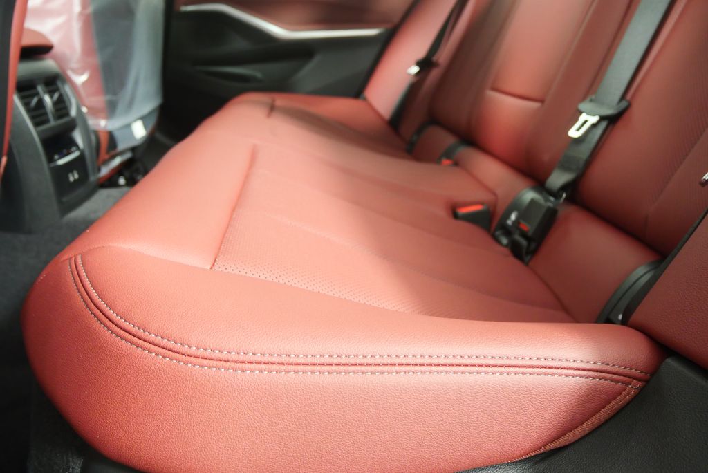 Thumbnail: 2026 BMW 3 Series - 14