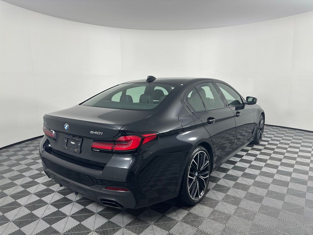 Thumbnail: 2022 BMW 5 Series - 5