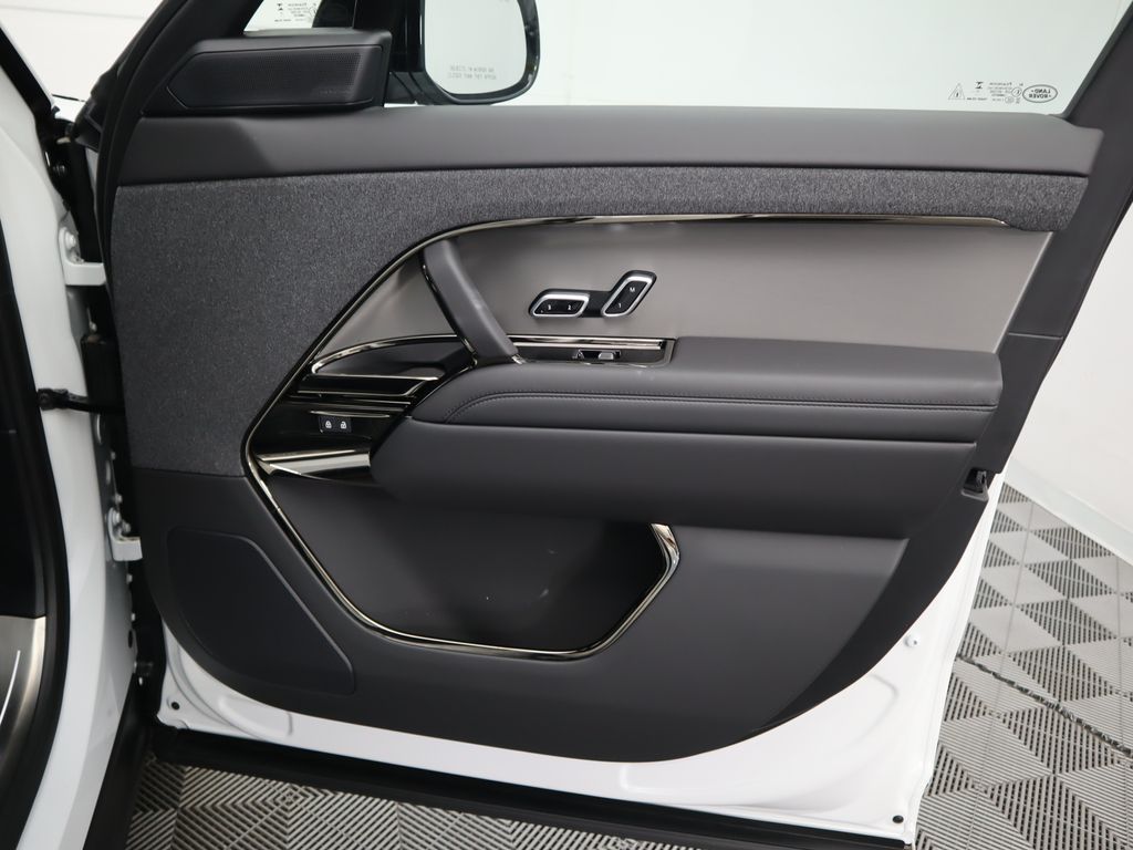 2025 Land Rover Range Rover Sport Dynamic 27