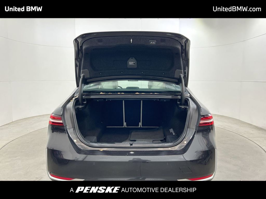 Thumbnail: 2025 BMW 5 Series - 22