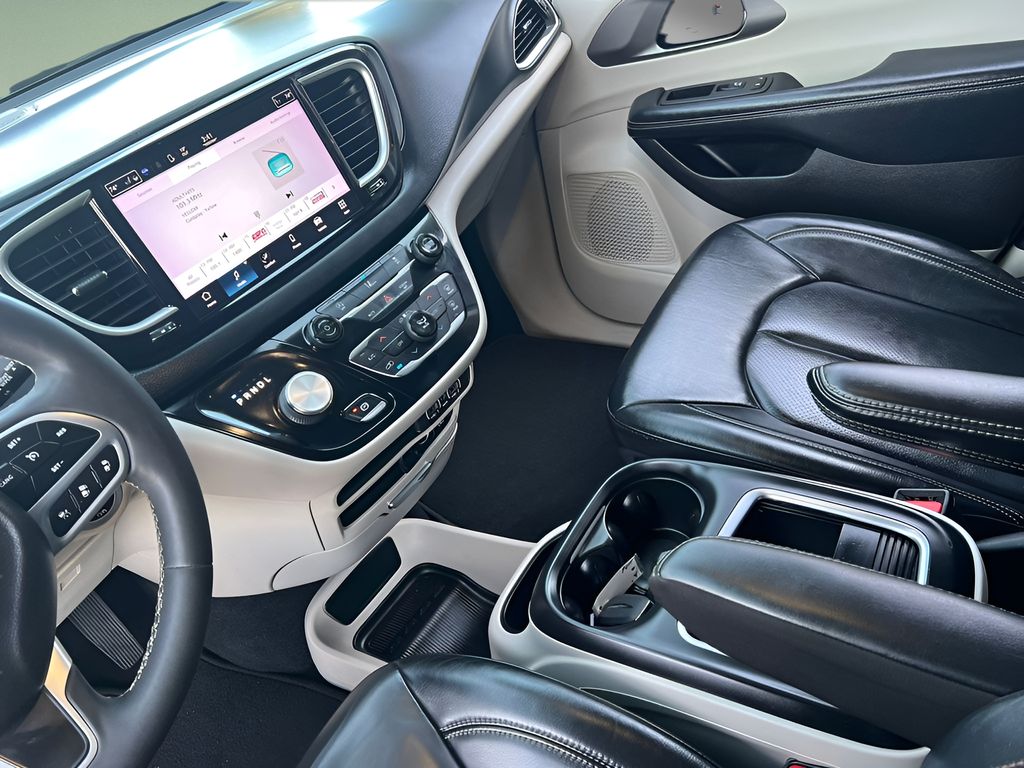 Used 2022 Chrysler Pacifica Van